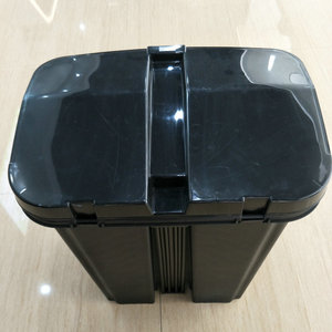 Nuevo estándar para botes de basura de plástico con pedal para separación de residuos húmedos y secos, tamaño 20L, venta al por mayor. - Product Image 3
