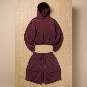 Sudadera Corta Deportiva Color Granate para Mujer Z25 y Pantalones Cortos Holgados Z24, 530GSM, Forro Polar Orgánico, Ropa Deportiva Ecológica - Product Image 3