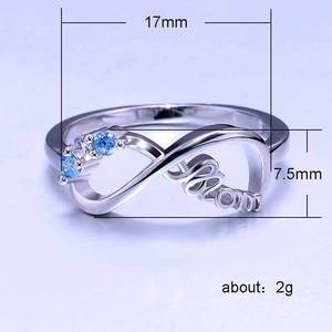 Anello da Donna con Cuore Infinito e Scritta 'Mom', Micro Pavé di Zirconi, Gioiello Sentimentale per Uso Quotidiano - Product Image 3