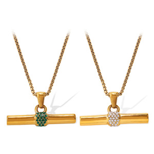 Collier pendentif géométrique en or avec barre horizontale sertie d'un diamant unique pour femme, à porter au quotidien - Product Image 5