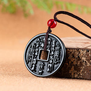 Colgante de Jade Negro Jadeíta Natural, Diseño Original 'El Diablo Gasta Dinero', Jade UNISEX al por Mayor C291 - Product Image 5