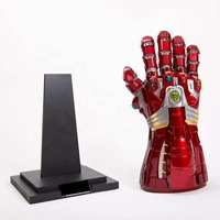 Ornement décoratif à LED avec pierres précieuses rouges, accessoire de cosplay inspiré du cinéma, statue de collection en gros