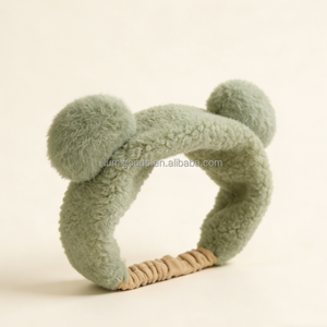 Bandeaux de spa <span class=keywords><strong>LUMI</strong></span> pour femmes et filles, pour le lavage du visage et le maquillage, avec oreilles d'ours mignonnes, réutilisables, antidérapants, en polaire Teddy coréenne, vert matcha - Product Image 2