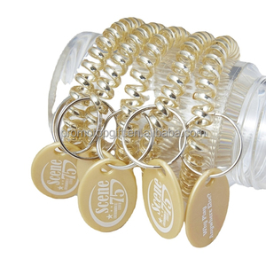 Tùy Chỉnh Đầy Màu Sắc Mùa Xuân Cuộn Dây Xoắn Ốc Dây Đeo Cổ Tay Với Số Tag Vòng Đeo Tay Vòng Đeo Tay <span class=keywords><strong>Keychain</strong></span> Nhựa Vòng Chìa Khóa Cho Siêu Thị Khách Sạn - Product Image 4