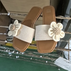 Sandalias Planas Casuales de Verano con Diseño Floral Color Caqui, Antideslizantes, Transpirables y Acolchadas, Varios Estilos, Modernas y Sencillas - Product Image 3