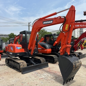 Mini-excavatrice Doosan DH55 d'origine fabriquée en Corée, 5,5 tonnes, pompe hydraulique, moteur, engrenage, roulement, châssis robuste, 3890 mm - Product Image 1