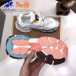 Chaussures de course de haute qualité, baskets décontractées, baskets de marque célèbre, chaussures de marche de luxe, chaussures de sport tendance, Balenciaga - Product Image 5