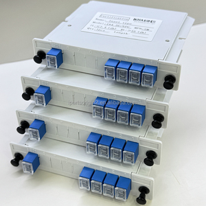 กล่องแยกไฟเบอร์ออปติกแบบฝังใน 1x4 SC UPC APC PLC กล่องแยกไฟเบอร์ SC สำหรับกล่องกระจายไฟเบอร์แบบ Single Mode - Product Image 1