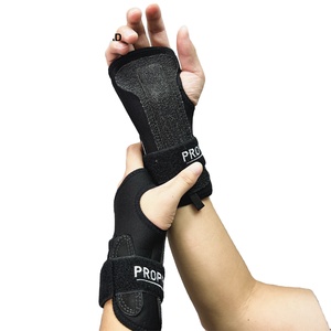 Réglable Sport Néoprène <span class=keywords><strong>Poignet</strong></span> Guard Bracelet <span class=keywords><strong>Roller</strong></span> Ski Patinage Main Garde Protecteur Pour Planche À Roulettes Paume Protection - Product Image 1
