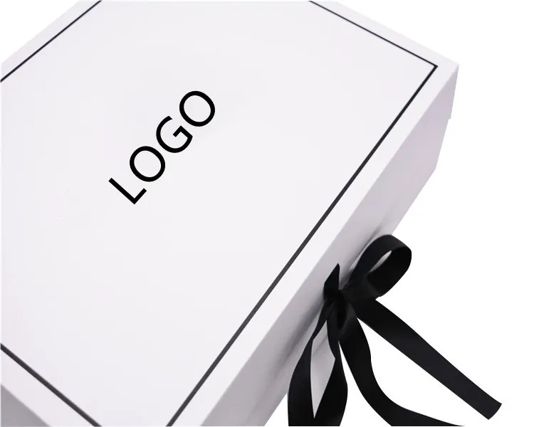 Confezione regalo pieghevole in cartone con chiusura magnetica con Logo personalizzato bianco di lusso