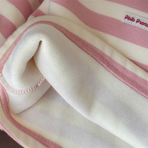 Conjunto de dos piezas para bebés y niños pequeños, otoño-invierno: camiseta de forro polar con peto de algodón grueso, estilo nuevo 2025 para exteriores - Product Image 4