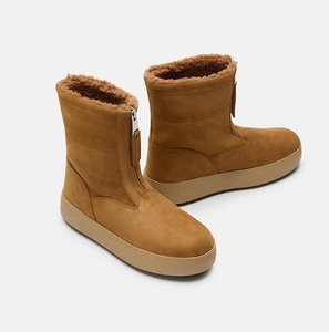 Botas de media pantorrilla con letras bordadas, forro interior de felpa gruesa, suela de plataforma gruesa, antideslizantes, cálidas, para nieve, unisex. - Product Image 3