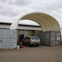 Abri pour conteneurs industriels 33x20 pieds (10m x 6m) avec dôme, structure en acier galvanisé et couverture en PVC pour entrepôt de stockage