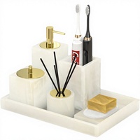 Ensemble d'accessoires de salle de bain classiques en résine marbrée imperméable avec distributeur de savon, gobelet, porte-brosse à dents et plateau pour maisons modernes