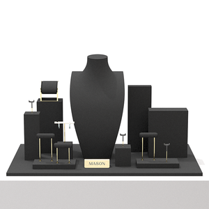 MASON Set de Présentoirs de Luxe sur Mesure pour Vitrine et Comptoir à la Dernière Mode, en Microfibre et Cadre Métallique - Product Image 4