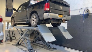 Kualitas tinggi Lift hidrolik silinder ganda 2-Post kerekan mobil untuk perbaikan mobil - Product Image 6