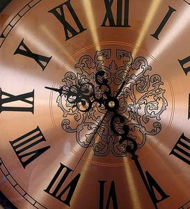 Horloge murale en métal magnifiquement design Design intemporel avec cadre en métal durable pour décorer les murs des maisons ou des espaces commerciaux - Product Image 2