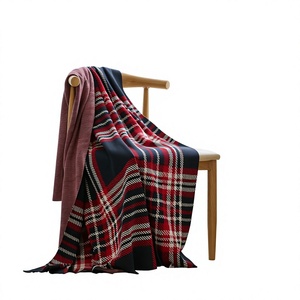 Manta de Lujo Ultra Suave Hecha a Mano 100% Algodón Ecológica, Multidiseño, Peso Medio, para Uso en Interiores y Exteriores en Todas las Estaciones - Product Image 1