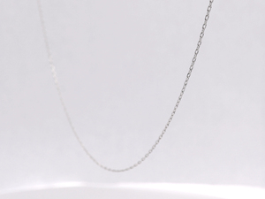 Cadenas de Cuello Delgadas Minimalistas en Platino Pt950 Blanco Mate con Eslabones Planos Uniformes para Uso Diario, Unisex, Discretas - Product Image 4