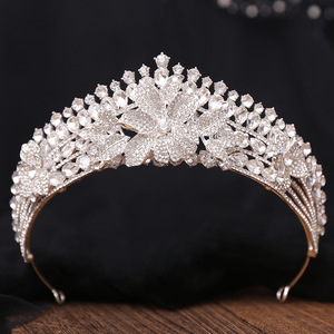 Couronne de mariée baroque de luxe de haute qualité 2025, strass verts, fleurs rouges, diadème en cristal pour mariage et concours de beauté - Product Image 5