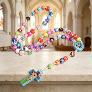 Elegantes rosarios católicos con conector Ilo y plata en oro laminado, pulsera de siete nudos, dije mini de San Benito. - Product Image 5