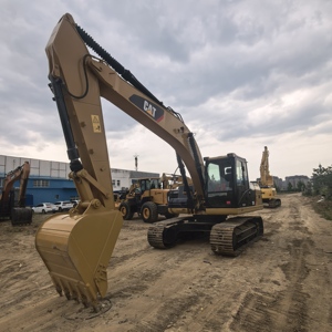 รถขุดตีนตะขาบ CAT 320D มือสองคุณภาพสูงจากญี่ปุ่น ลดราคาพิเศษ เครื่องยนต์และอะไหล่เครื่องจักรก่อสร้างมือสอง รถขุด 20 ตัน - Product Image 3