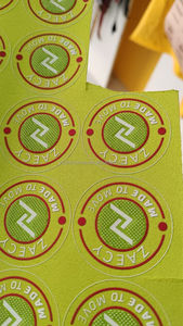 Fabrik Großhandel farbigen Siebdruck weiß Silikon Gurtband Textil schwarz Silikon für Textil Kleidungs stücke Kleidung Etiketten Patches - Product Image 3