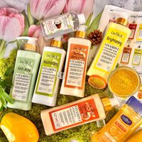 Crème Corporelle Éclaircissante de Haute Qualité à la Vitamine C, Curcuma et Glutathion – Hydratante, Anti-âge, Illuminateur de Peau, Anti-taches Brunes