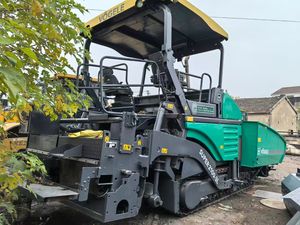 آلة رصف الأسفلت 2100-2 مستعملة بحالة جيدة وجودة عالية للبيع بسعر منخفض - Product Image 2