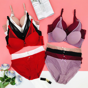 Sexy malla transpirable espalda-hermosa ropa interior para mujeres con <span class=keywords><strong>pechos</strong></span> <span class=keywords><strong>grandes</strong></span> y <span class=keywords><strong>pechos</strong></span> <span class=keywords><strong>pequeños</strong></span> Copa gruesa sujetador push-up y conjunto de bragas - Product Image 1