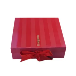 Benutzer definierte Luxus Buch geformte rote starre Papier verpackung Magnetische Säuglings kleidung Große Geschenk boxen mit Band
