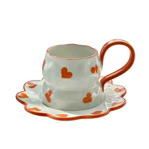 Juego de Taza y Platillo de Cerámica Creativa Hecha a Mano, Juego de Tazas Pintadas a Mano con Forma Irregular - Product Image 1