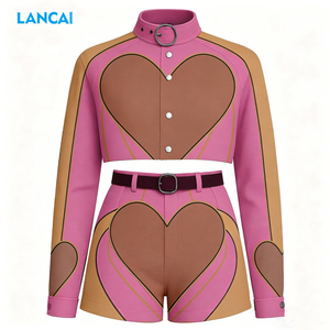 Ensemble 2 pièces pour femme : veste courte unie et short taille haute au-dessus du genou, survêtement streetwear à capuche en coton écoresponsable - Product Image 4