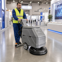 Nettoyeur de sols CleanHorse H20, machine de nettoyage de sols industrielle, machine de nettoyage de sols pour terrains de pickleball, batterie