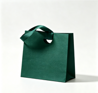 Ensemble de sacs cadeaux en papier gaufré de luxe et de boîtes rigides pour bijoux, emballage cadeau personnalisé avec ruban satiné uni pour bijoux