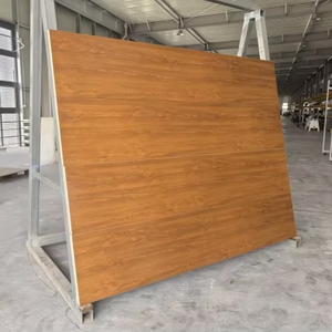 <span class=keywords><strong>Porte</strong></span> <span class=keywords><strong>de</strong></span> <span class=keywords><strong>garage</strong></span> <span class=keywords><strong>sectionnelle</strong></span> en acier galvanisé, design moderne 2026, finition chêne <span class=keywords><strong>doré</strong></span>, surface antivol, électrique, extérieure - Product Image 1