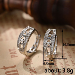 Pendientes de Oreja con Forma de Corazón Hueco para Mujer, Accesorios Simples para Uso Diario - Product Image 4