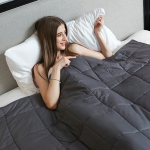 <b>Weighted</b> Quilted <b>Blanket</b> Set Light Gray Thickened Warm Winter Therapy Bedding Simple Geometric Pattern Mixed Filler Machine Wash - Product Image 2