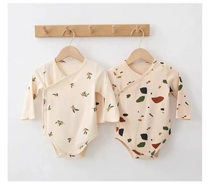 Vêtements pour bébé fille 0-4 mois, barboteuse en velours côtelé à manches longues pour bébé 0-6 mois, 100% coton, fermeture à boutons durable - Product Image 3