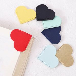 Marque-pages en cuir en forme de cœur, colorés, faits à la main, mignons, pour les lecteurs, les enseignants, les écoles, les bureaux, les cadeaux - Product Image 1