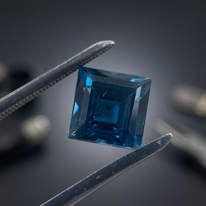 พลอยโทแพซลอนดอนบลูธรรมชาติ เกรด AAA ขนาด 8x8 มม. ทรง Asscher Cut เจียระไนเหลี่ยม สำหรับทำเครื่องประดับ ขายส่ง - Product Image 3