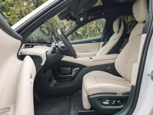 YU7 MAX Modèle 2025 d'occasion, longue autonomie, haute performance, 4x4, édition MAX, SUV, autonomie de 760 km, véhicule électrique, YU7 blanc sur blanc - Product Image 3