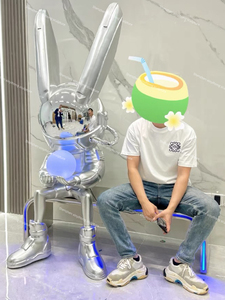 Trừu Tượng Khổng Lồ Mạ Điện Sợi Thủy Tinh Bóng Thỏ Tượng Nhựa Không Gian Thỏ Thủ Công Thanh Trang Trí Nội Thất - Product Image 4