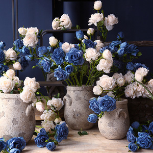 Rosa Artificiale con Bordo Bruciato Stile Pittura a Olio Francese, Rosa Finta Vintage per Decorazione Soggiorno e Tavola da Pranzo, Composizione Floreale - Product Image 1