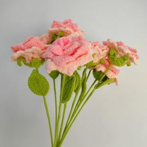 Ramo de Rosas Artificiales Tejidas a Mano con Lana Yiwuhuashen -C134, Romántico y Duradero de 3 a 5 Años para Novia o Enamorada - Product Image 3