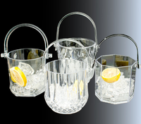Seau à glace portable en acrylique transparent Queenwins de 1,25 Qt, fabriqué en Chine, idéal pour refroidir la bière, le champagne et le vin à la maison ou au bar.