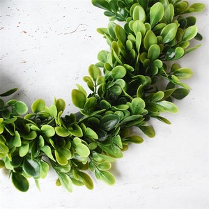ET04195 décoration <span class=keywords><strong>de</strong></span> mariage en plastique feuille verte guirlande <span class=keywords><strong>porte</strong></span> couronne verte feuilles artificielles <span class=keywords><strong>couronnes</strong></span> <span class=keywords><strong>de</strong></span> buis - Product Image 5