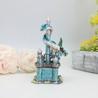 Statuette de château de dragon en émail de style magique, figurine peinte à la main, boîte à bijoux à charnières, décoration de maison en métal bleu