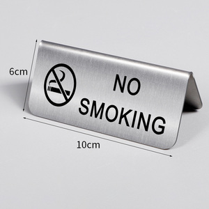 Enseigne de bureau en métal rustique avec logo personnalisé Enseigne durable en acier inoxydable brossé avec numéro de table Enseigne portable pour <span class=keywords><strong>hôtel</strong></span>, événement réservé - Product Image 3