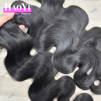 Échantillon gratuit brésilien brut non transformé vierge Remy cheveux faisceaux cuticule aligné cheveux armure vague de corps bouclés extension de cheveux humains